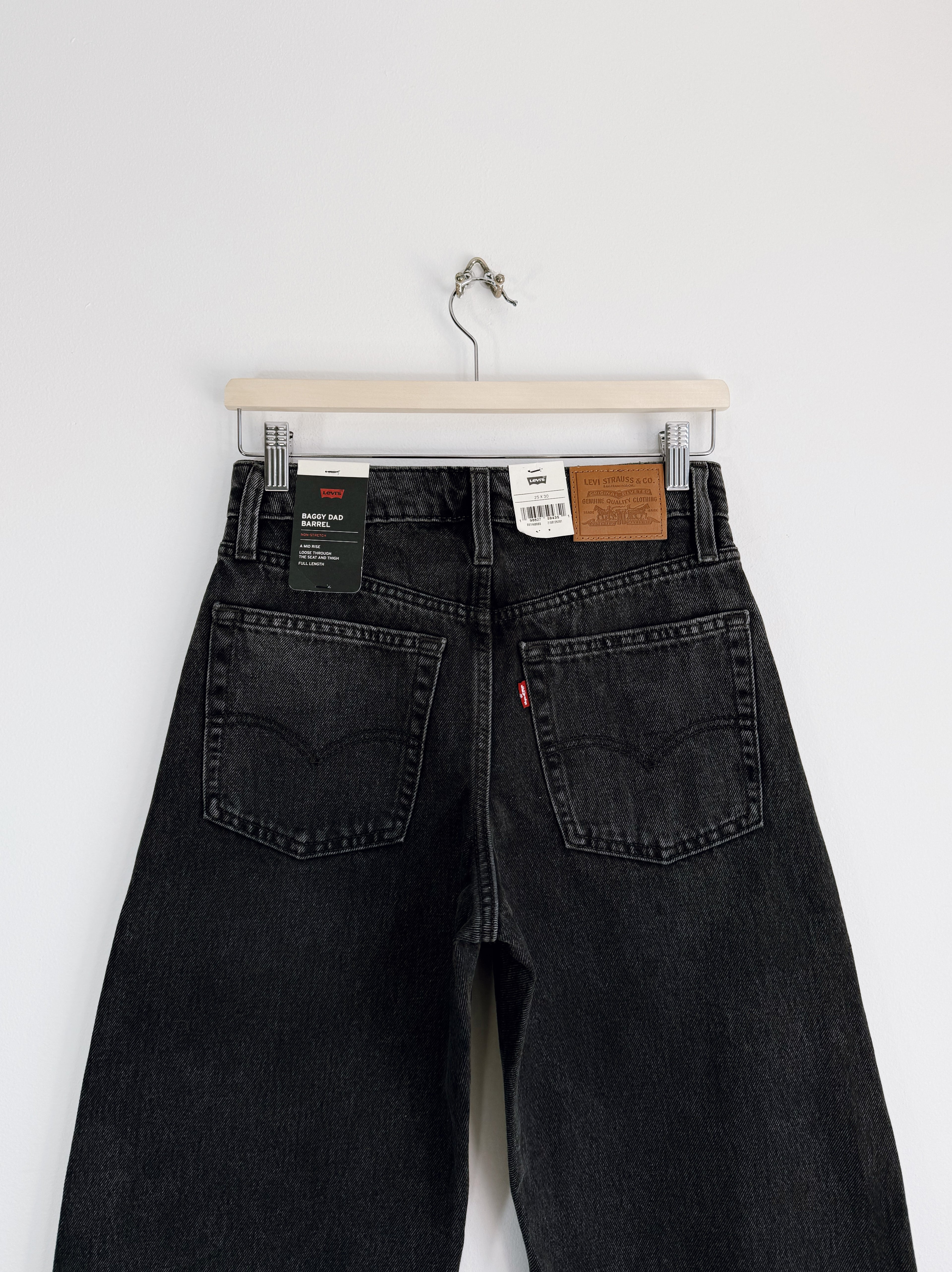 Levi’s Baggy Dad Barrel