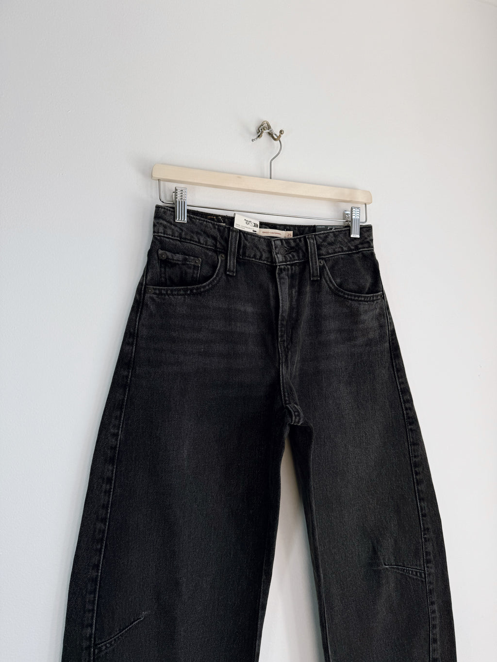 Levi’s Baggy Dad Barrel
