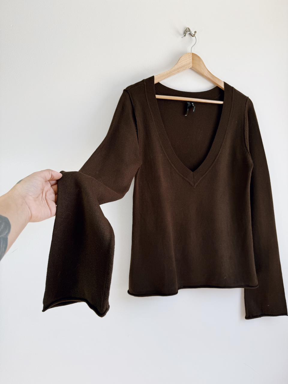 Sweater v neck