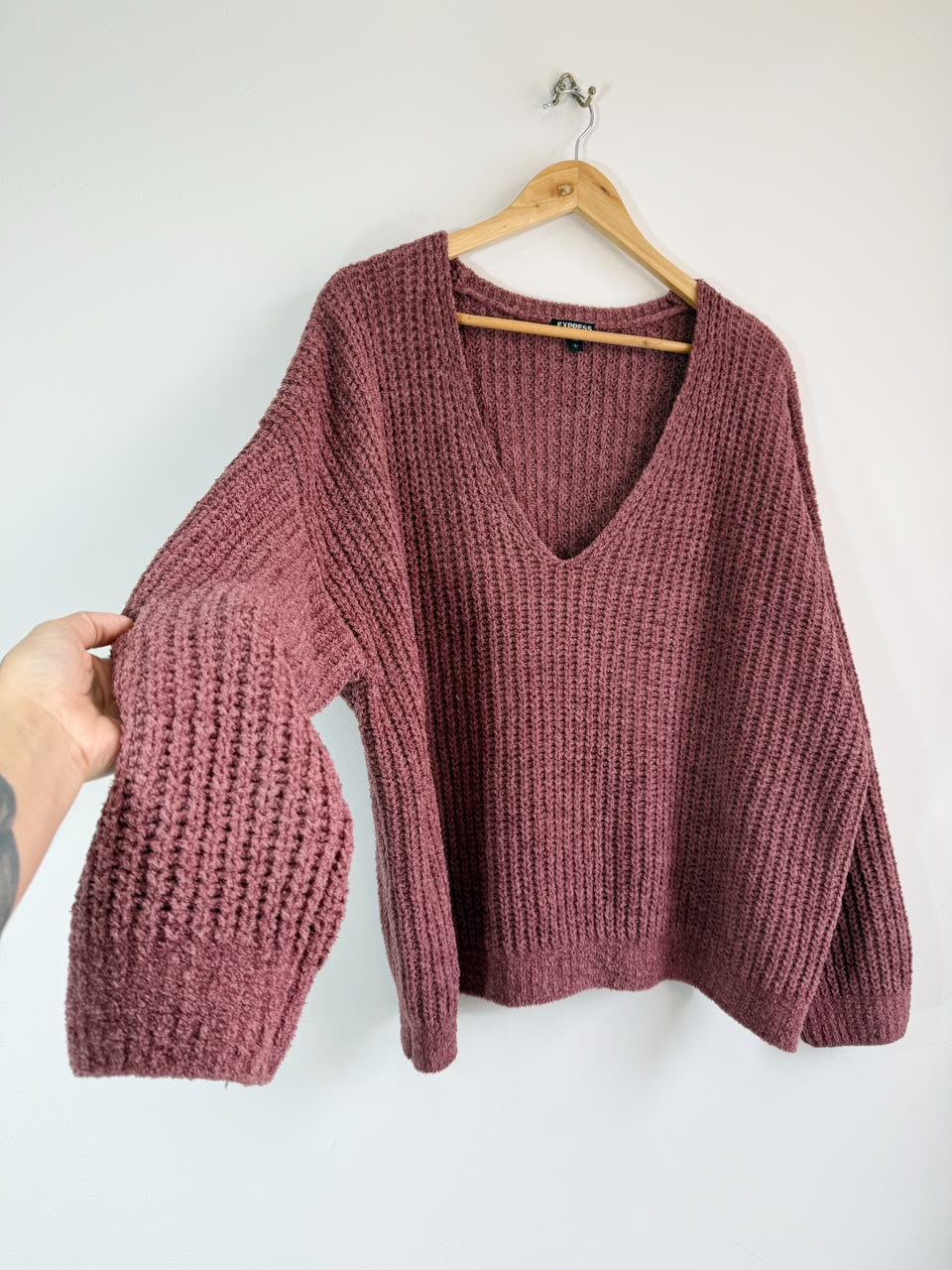 Sweater V-neck