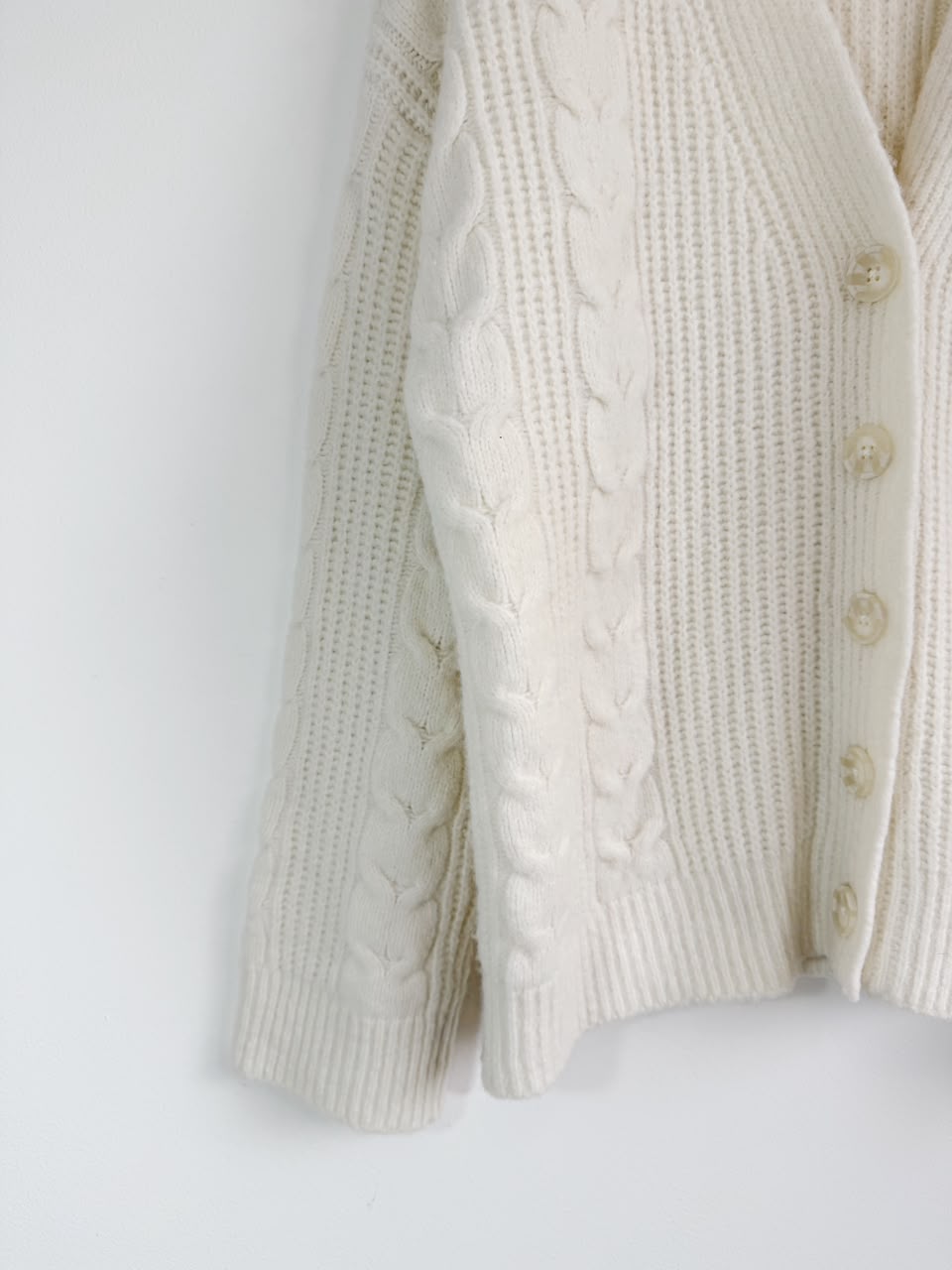 Cardigan Universal Thread
