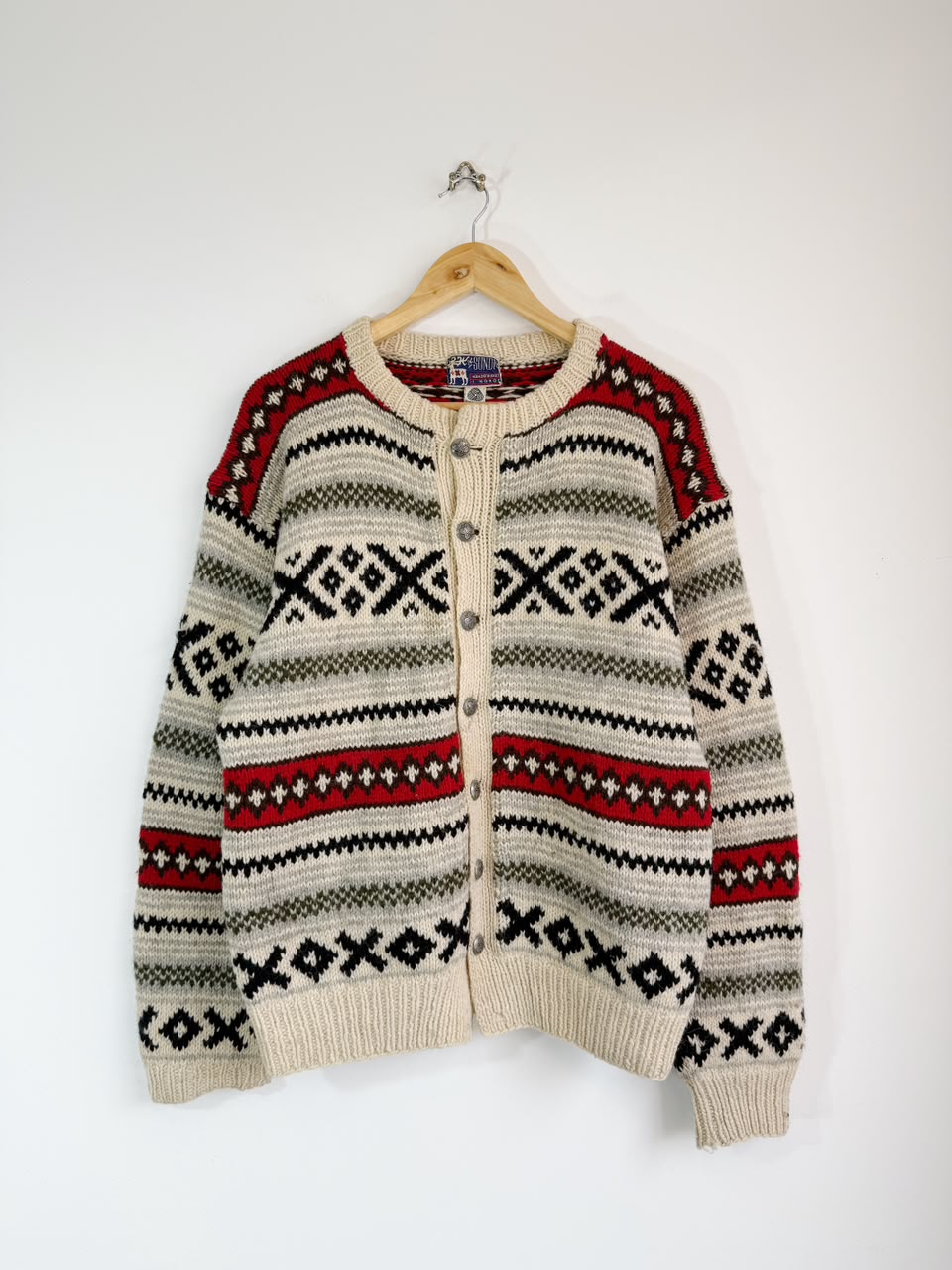 Cardigan Handknitted Nórdico