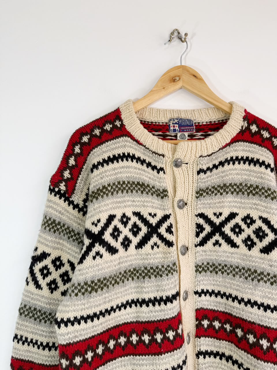 Cardigan Handknitted Nórdico